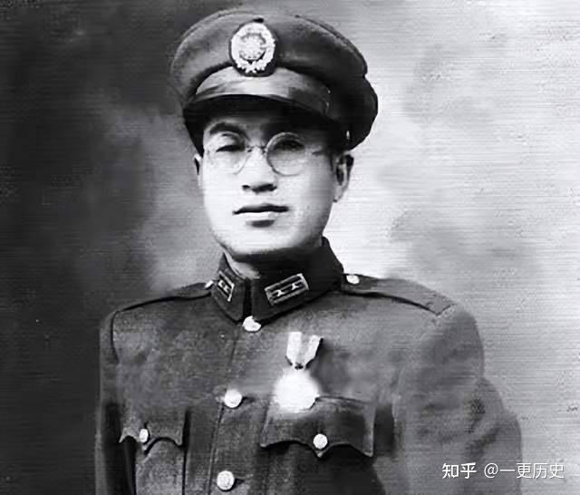 李延年为抗日立下赫赫战功,解放战争后逃往台湾,晚年靠拾荒为生