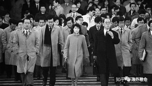 1990年大奔溃前的日本人有多疯狂 知乎