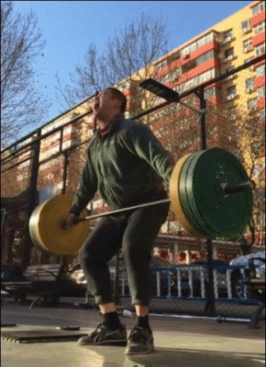 翻站高翻的发力点应该在哪