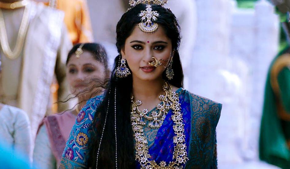 虽然在《巴霍巴利王:开端》中老去的提婆犀那公主给吓到了!