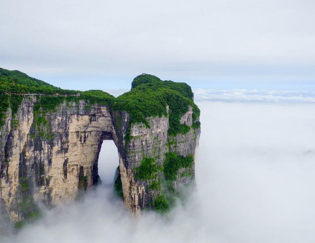 天门山空中走廊图片