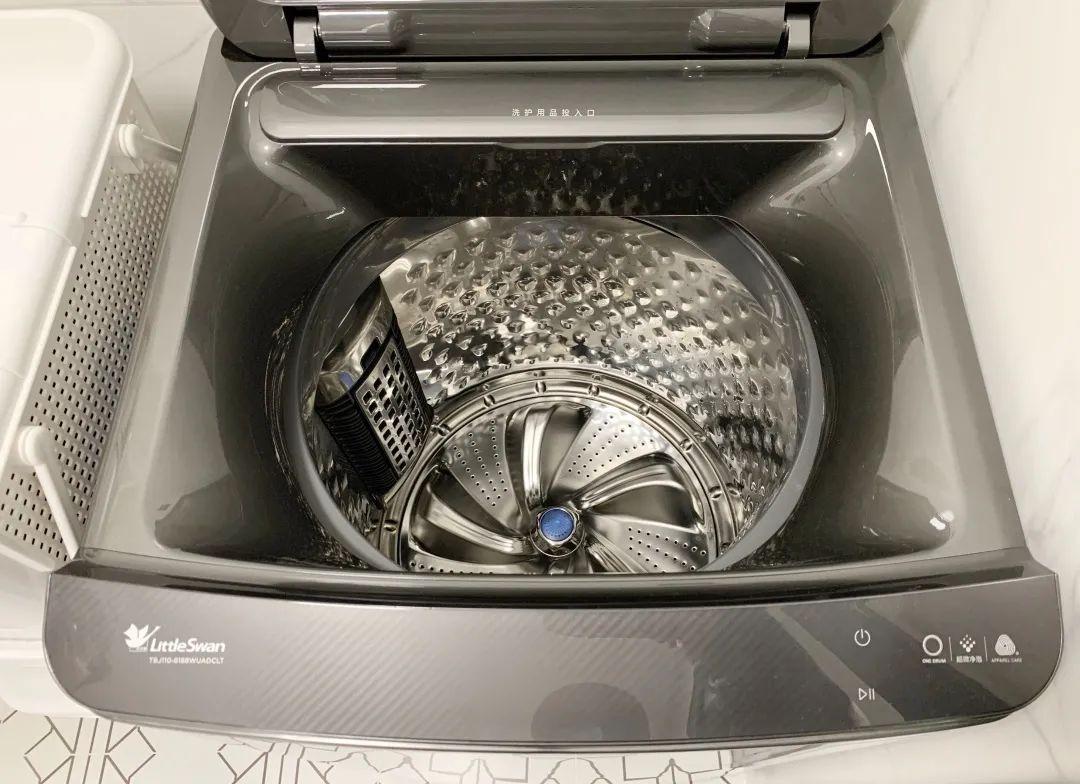 洗衣机根据洗衣方式不同分为滚筒洗衣机,波轮洗衣机,搅拌式洗衣机