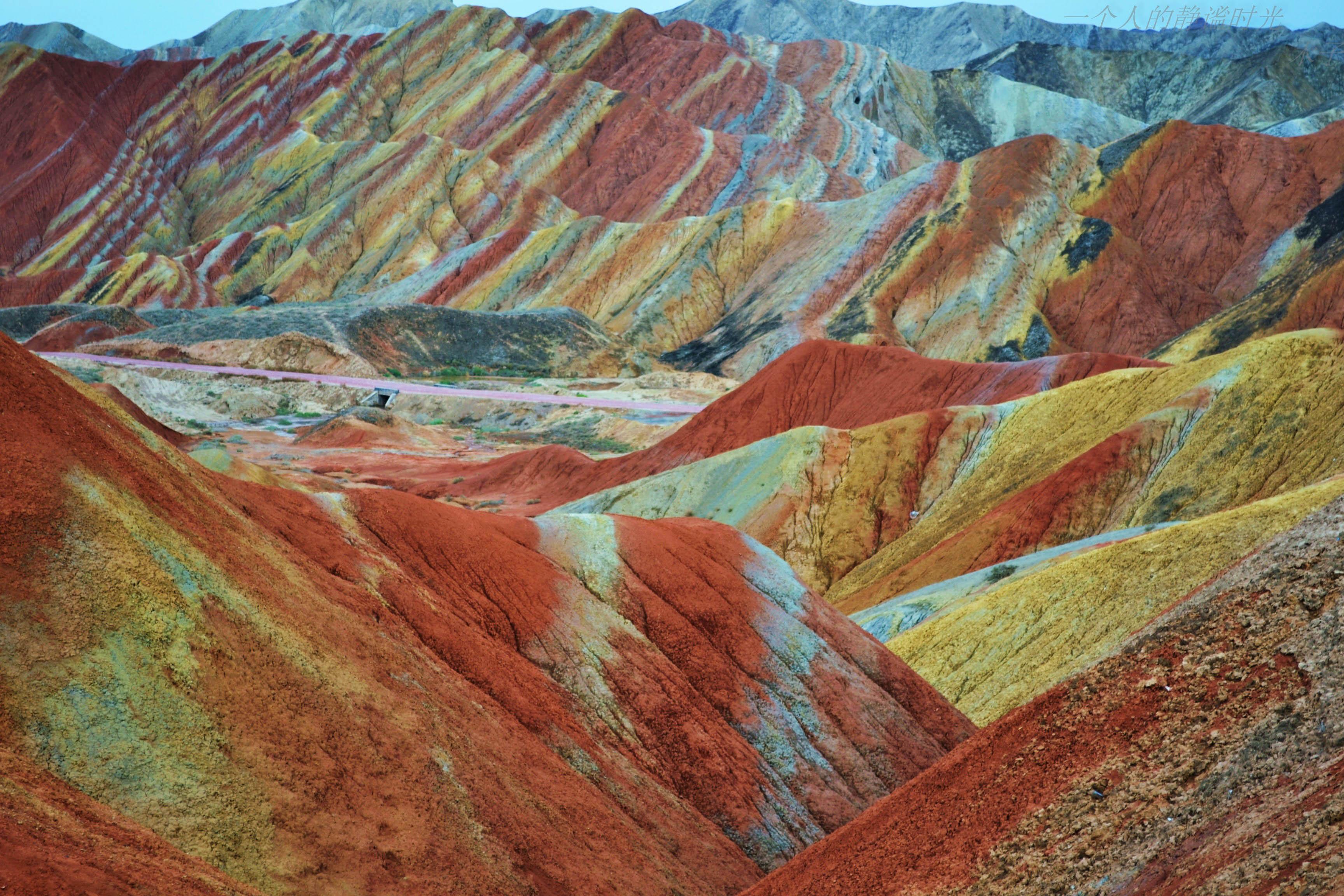 张掖丹霞山色彩斑斓的诱惑