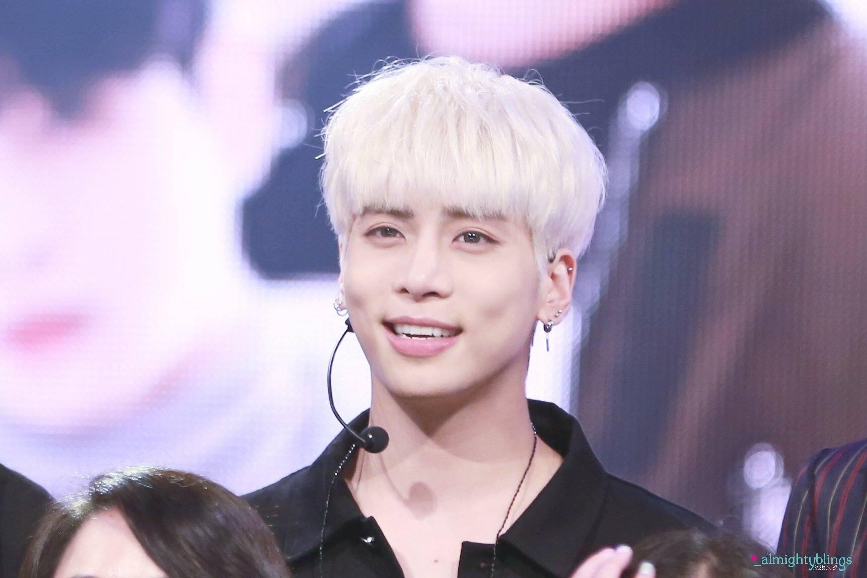 如何看待shinee成员钟铉死亡