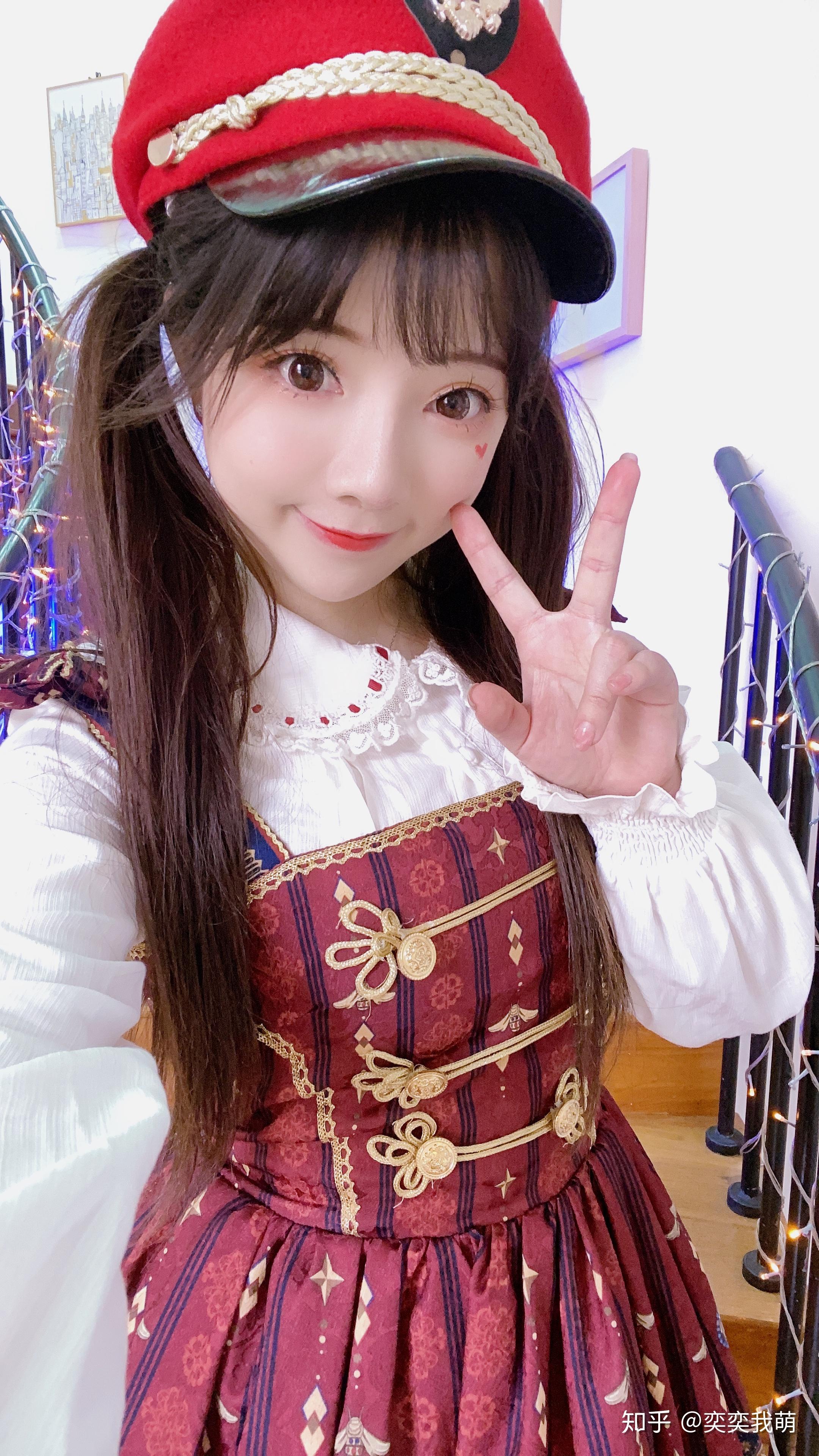 草莓果冻和王奕萌是同一个人吗? - 知乎