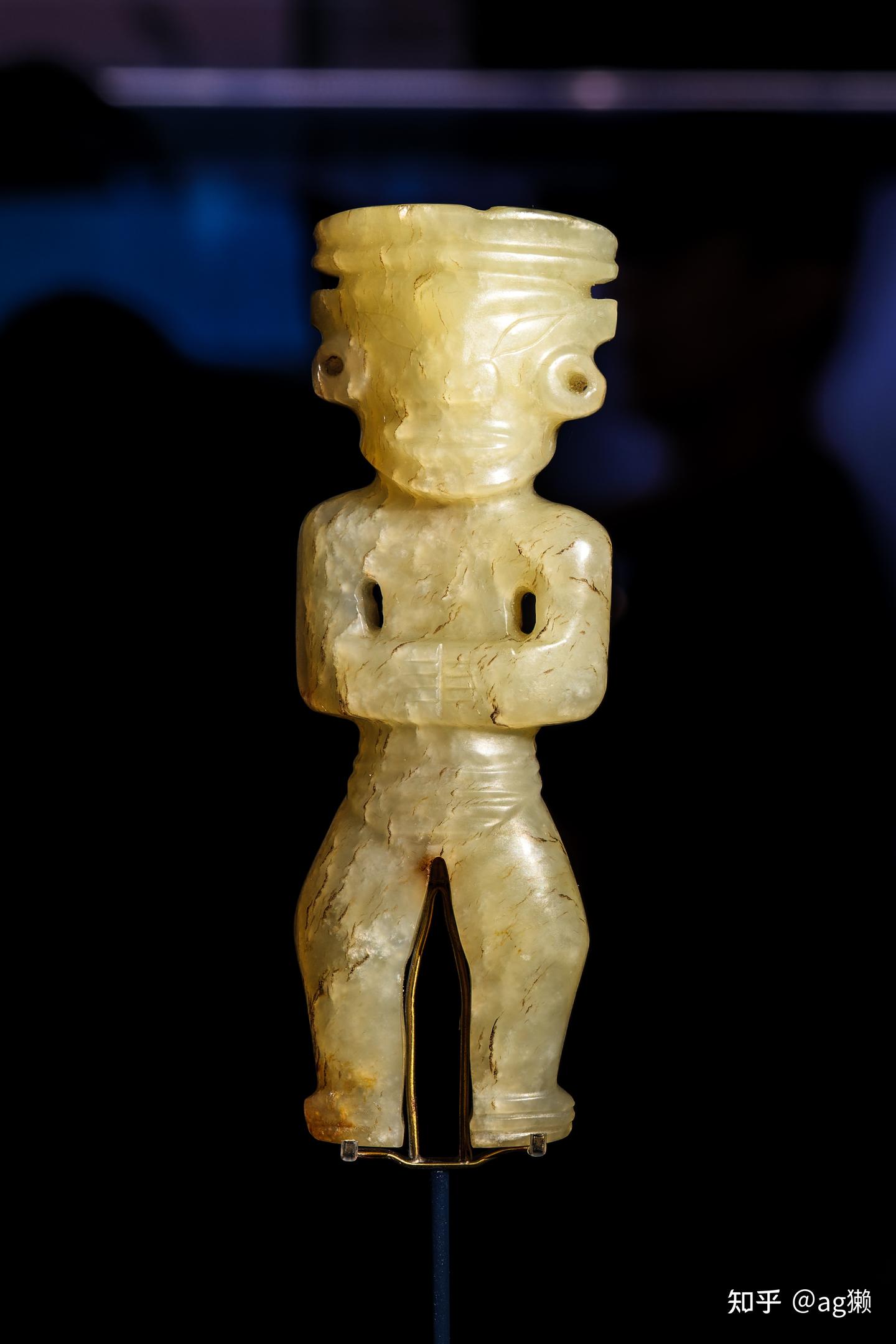 古代 和田玉(ホータン)和田白玉 細工彫り『観音菩薩坐像』根付緒締玉