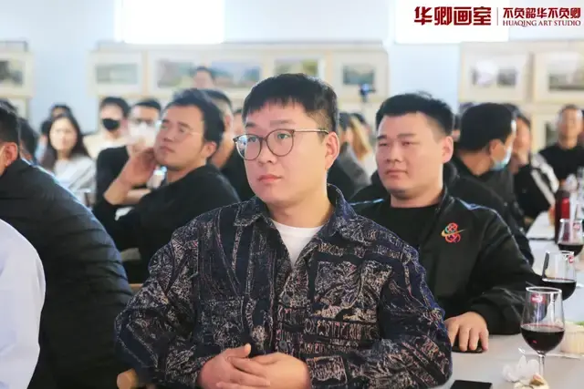 热血高燃华卿画室全体教师郑重宣誓一起拼一定赢