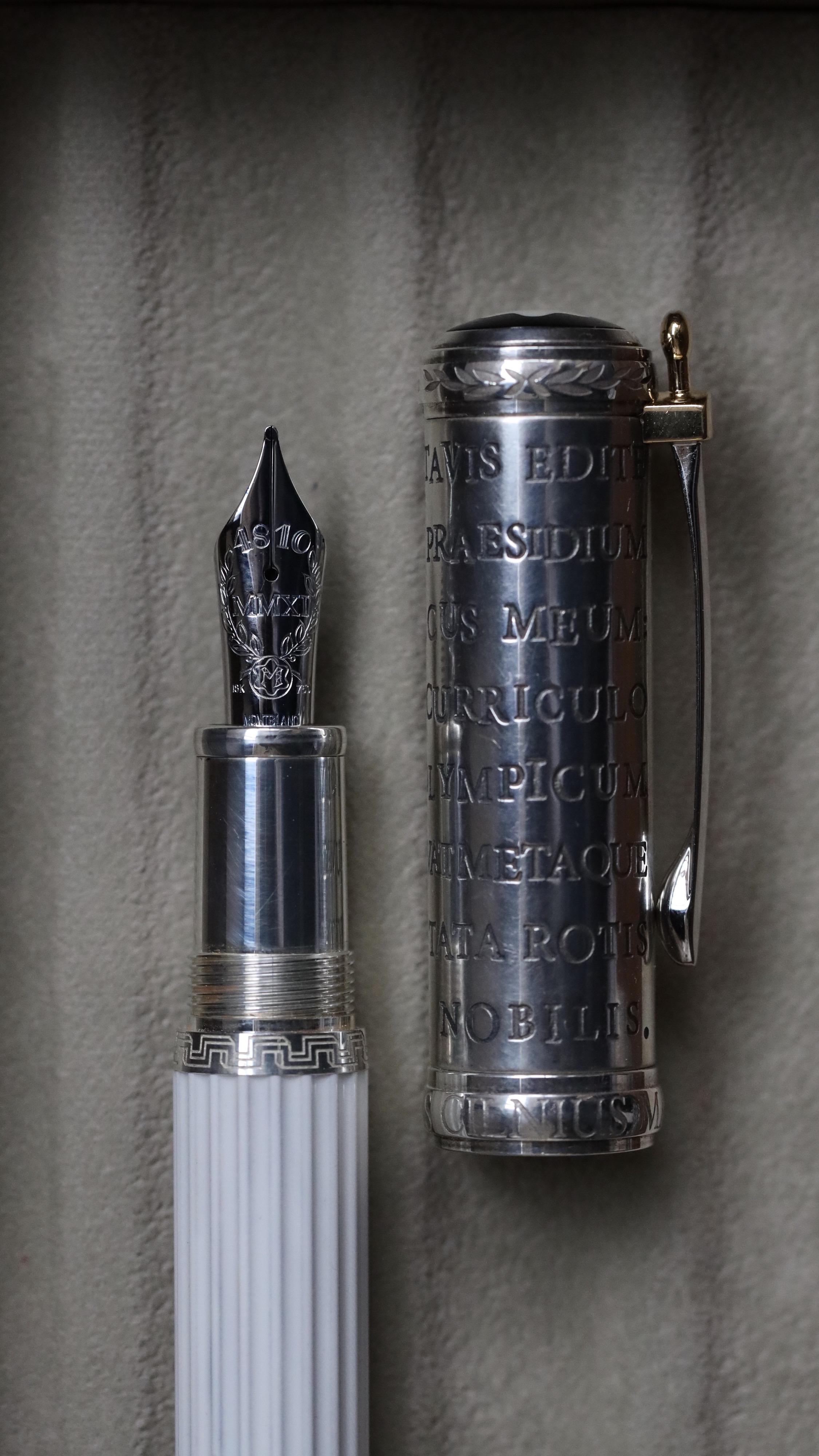 有没有可以做手机壁纸的高清钢笔美图