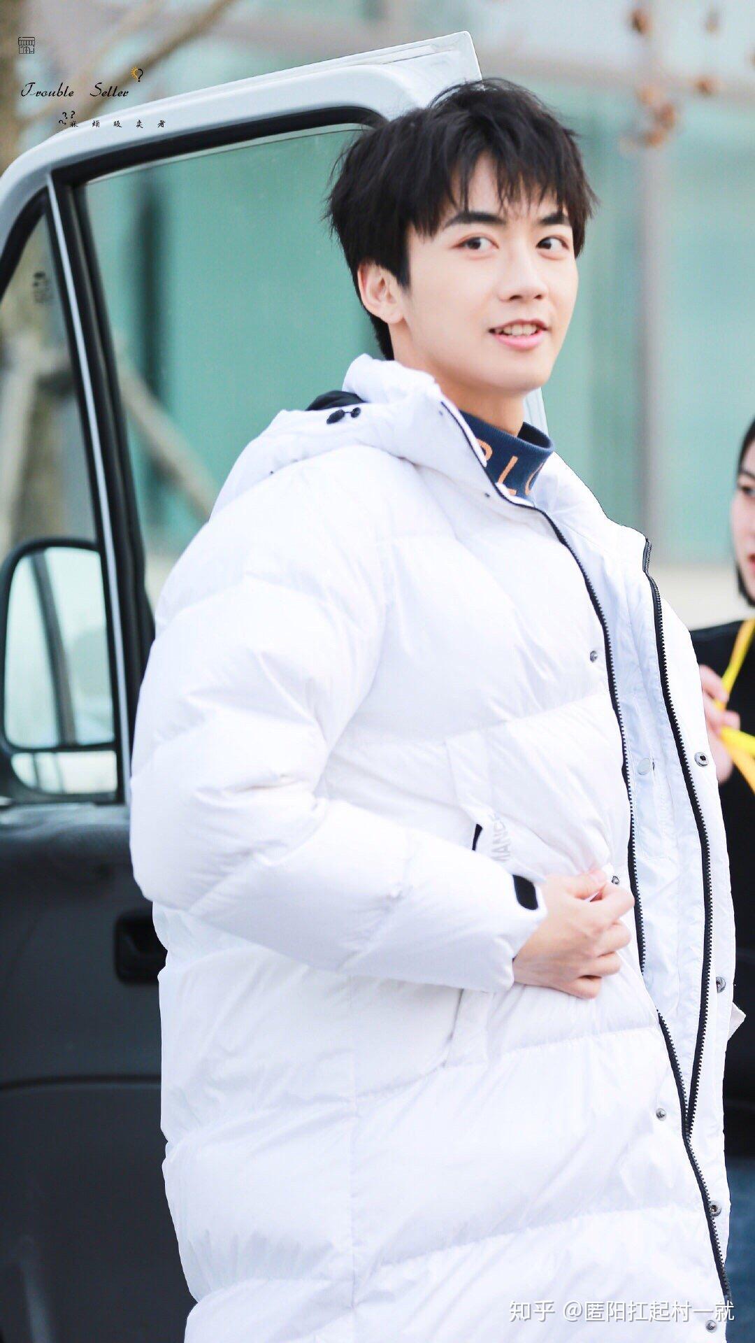 如何评价《创造营2019》的侯立?