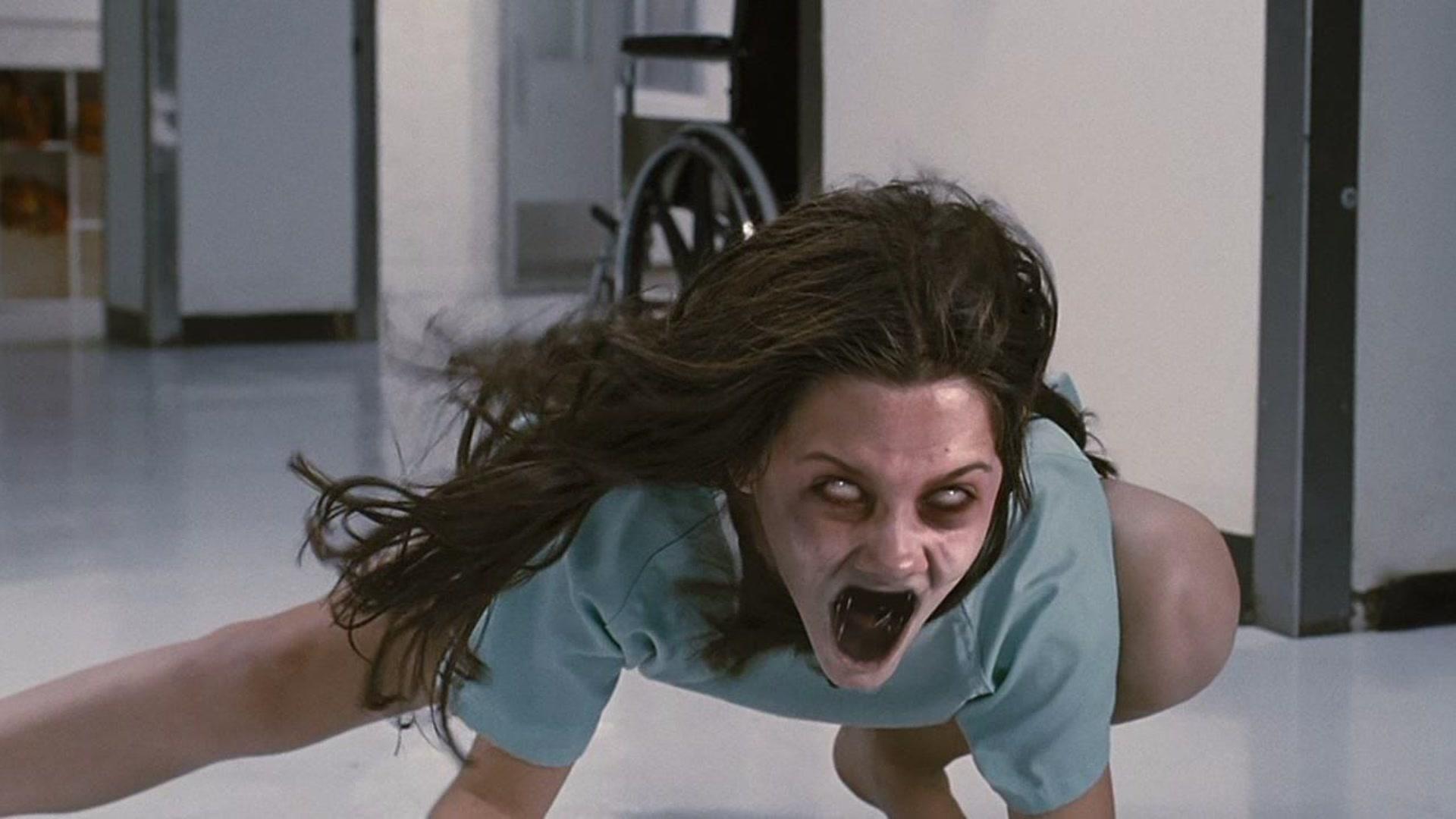 日本女孩长相丑陋却能与任何人换脸日本脑洞奇幻电影