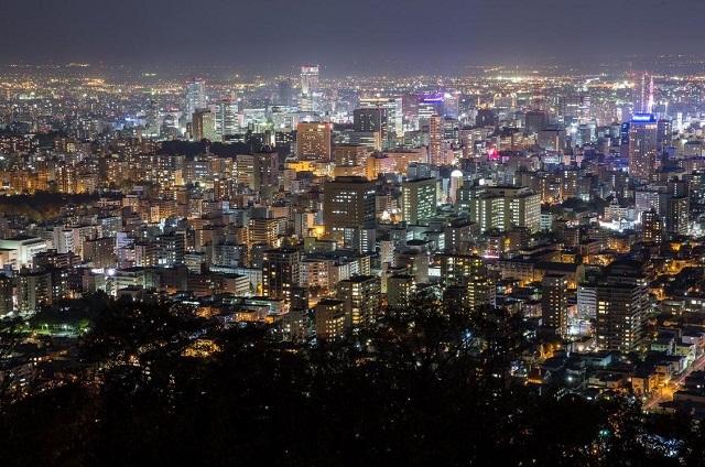 年的夜景评选可谓是激战区,从老牌的函馆到新起的室兰市都各有特点