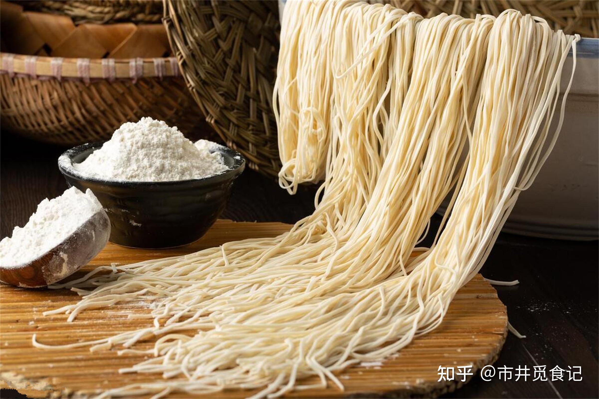 四川人扎堆在河南开鲜面条店,是面食大省手艺不精?还是另有原因 - 知