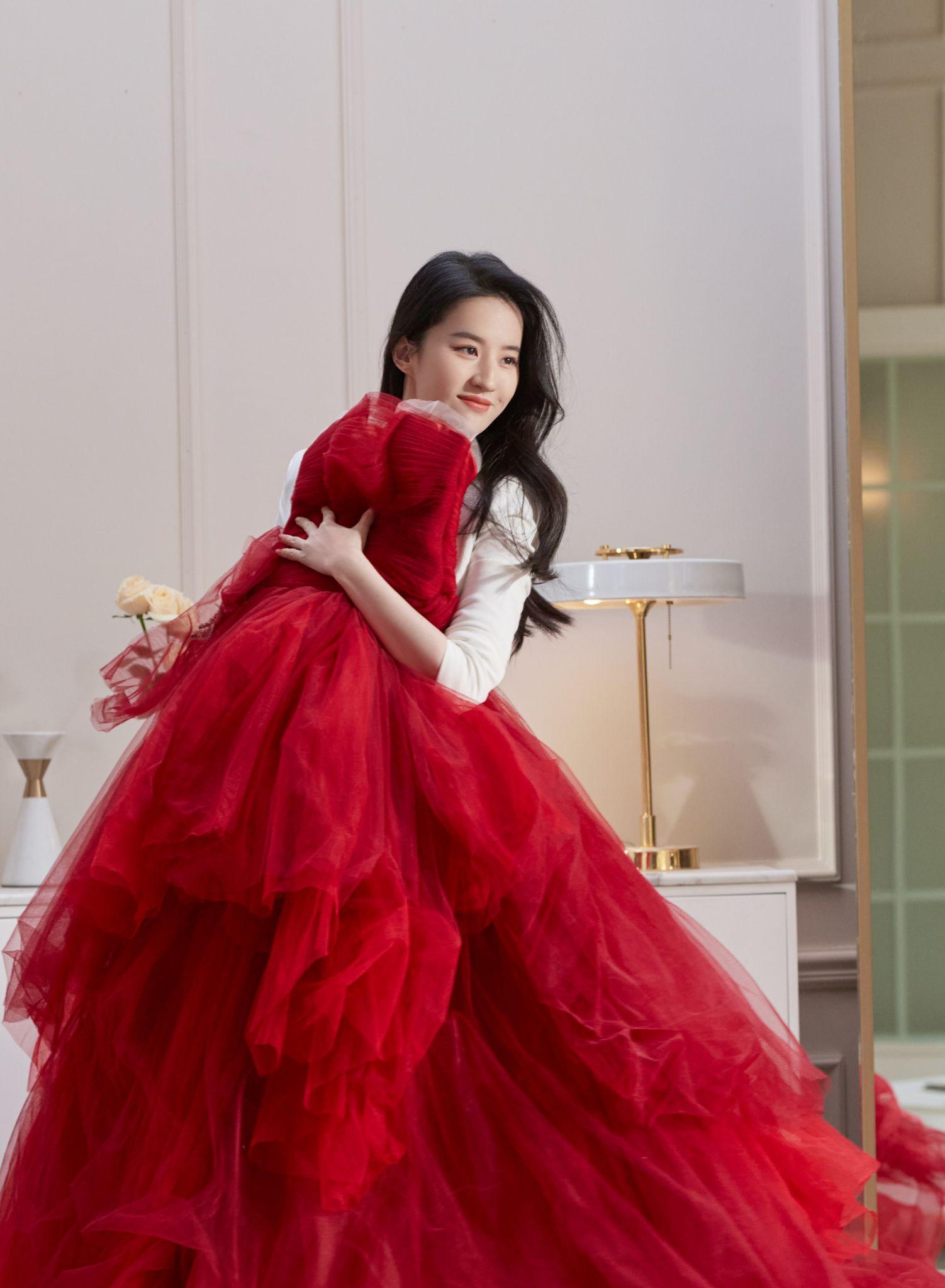 刘亦菲和鞠婧祎哪一个更好看啊