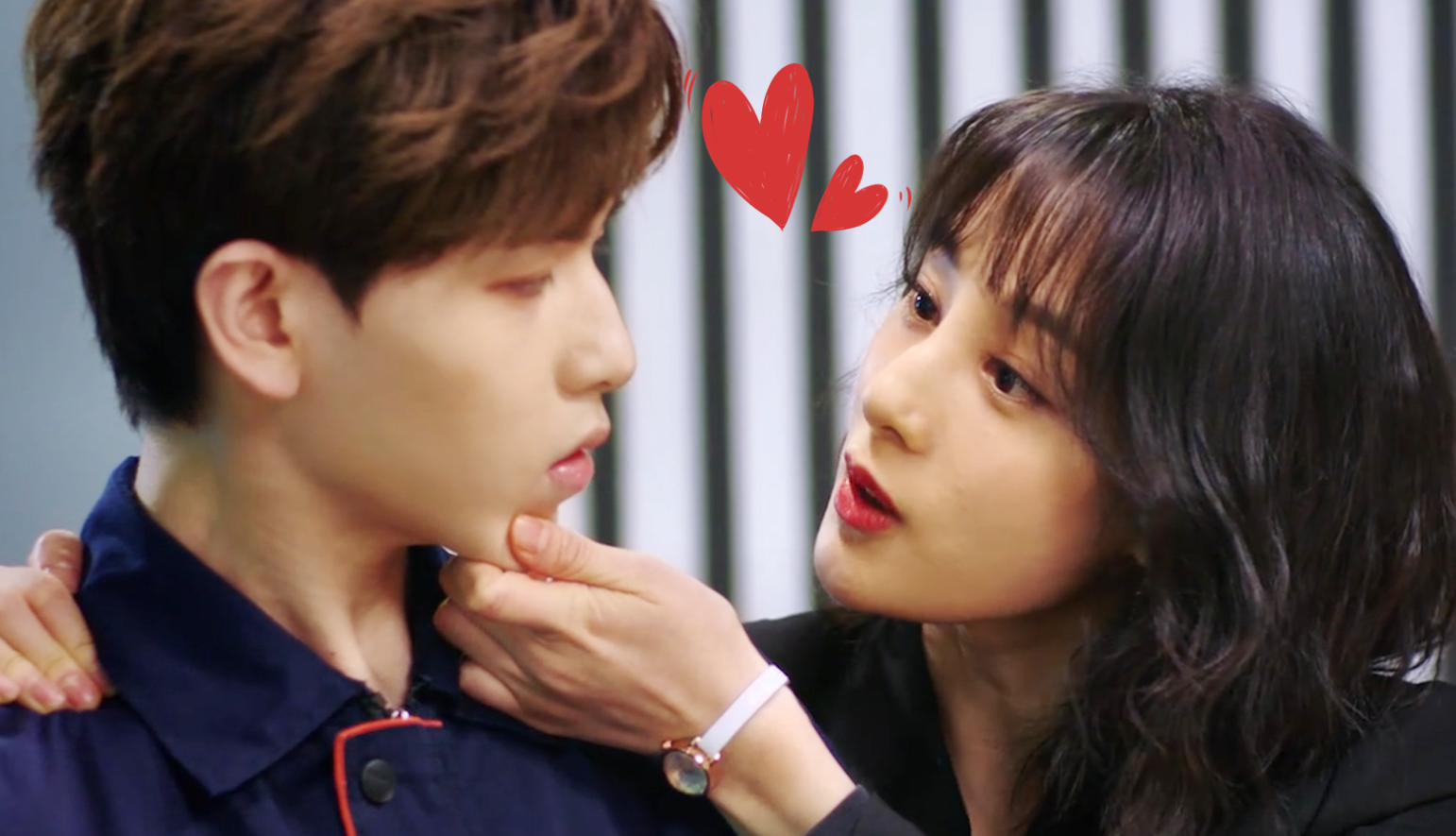 闫妮终于体会到了萧亚轩的快乐超甜姐弟恋