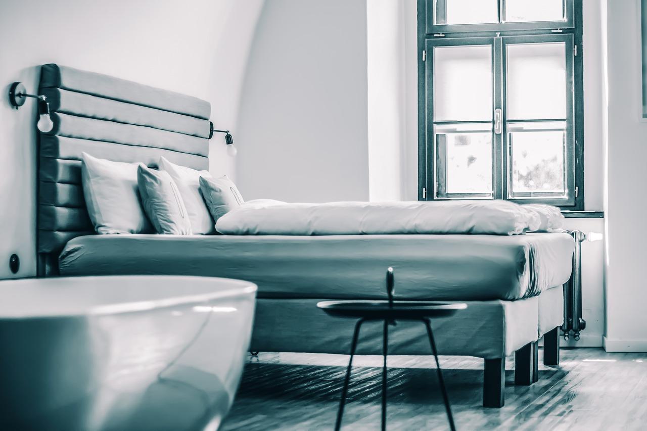 2. 铺设材料要防潮