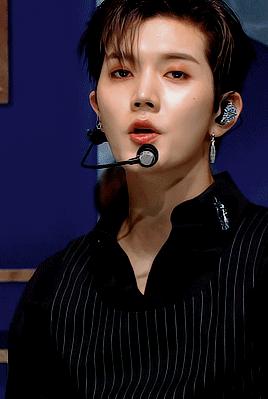 6999)版的学生装扮,看到这图的时候,想直接把这妹妹揣在兜里带