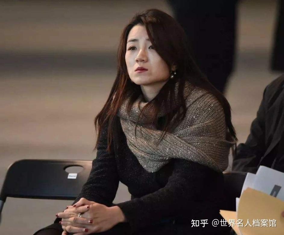 "恶魔小姐"赵显旼:威胁空姐,体罚员工,一杯水泼走2000亿家产 - 知乎