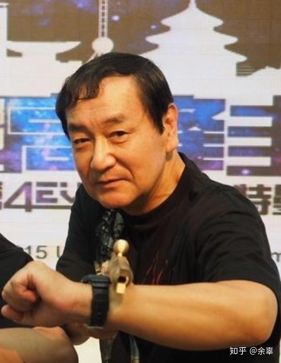 如何看待艾斯奥特曼的出演者高峰圭二为武汉加油