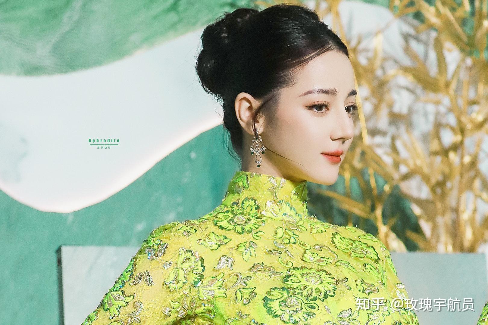 求一些迪丽热巴的旗袍造型? - 知乎