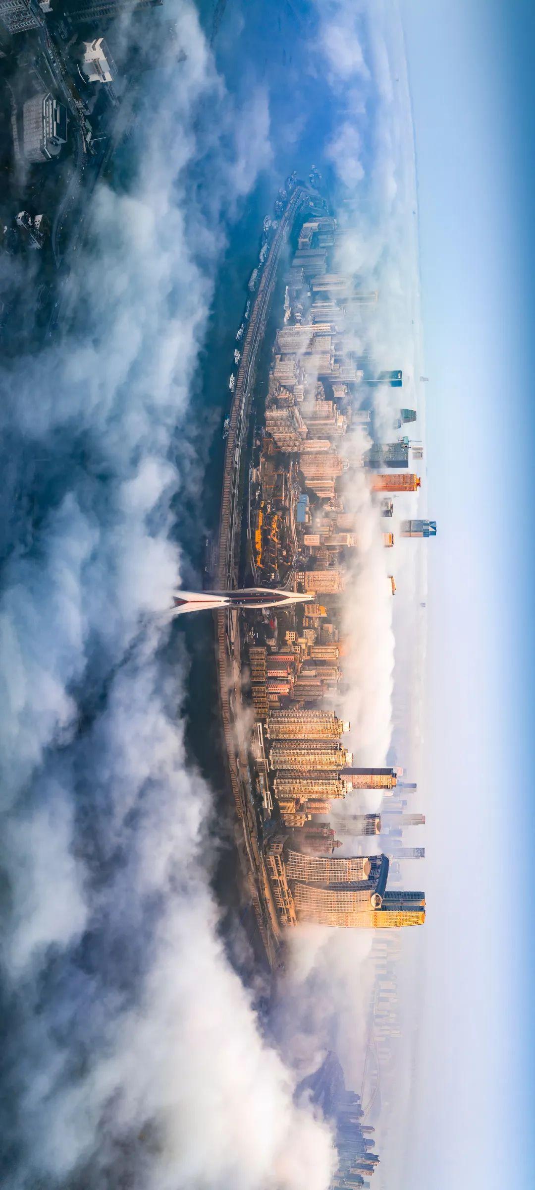 飞跃两江天堑变通途的重庆