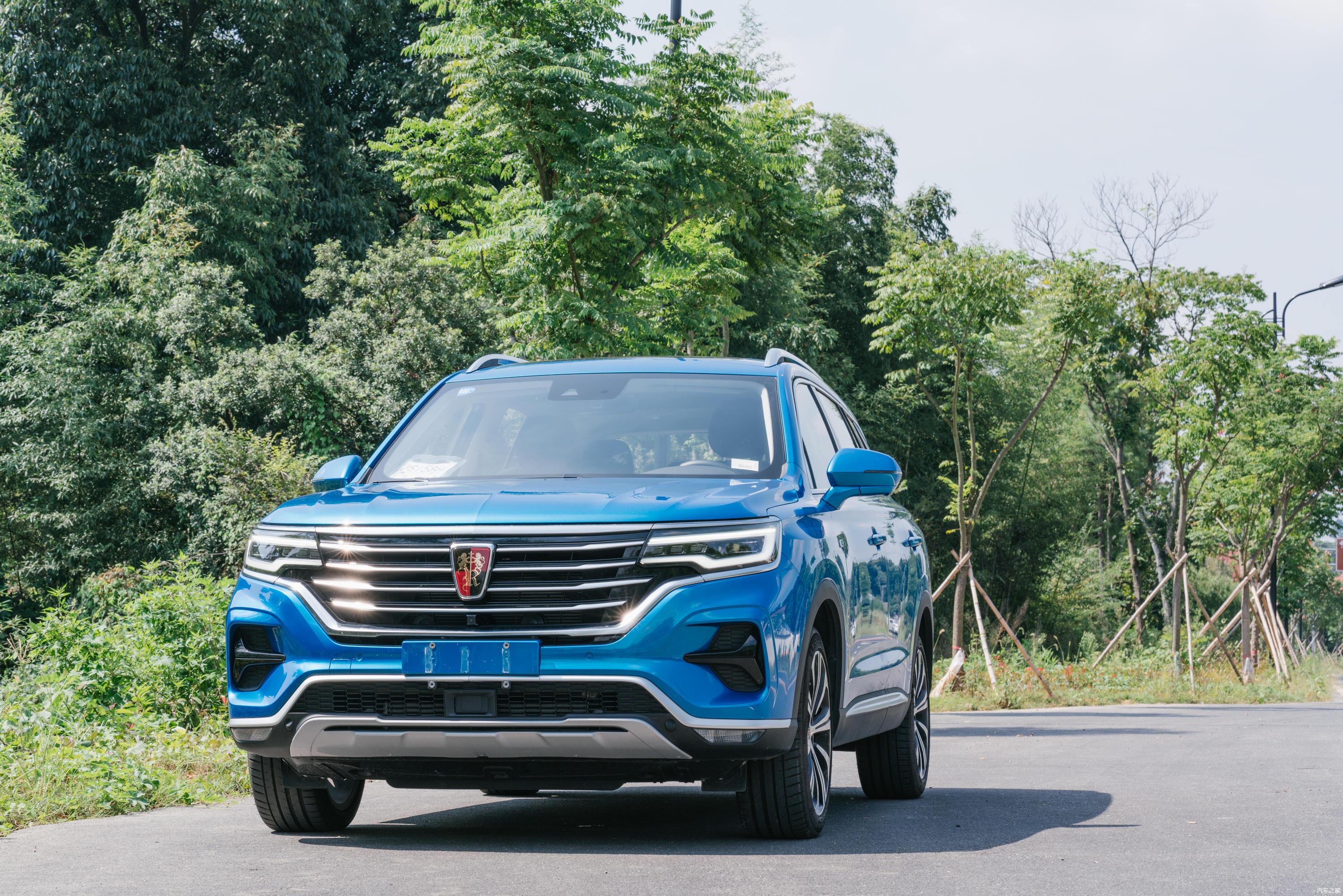 第一眼见到rx5 max,的确很符合"硬核"的标签,全新的外观设计,既似曾