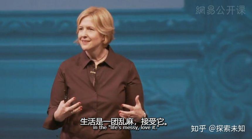 brené brown《脆弱的力量》我们活在一个充满事业恐慌的时代,现在比