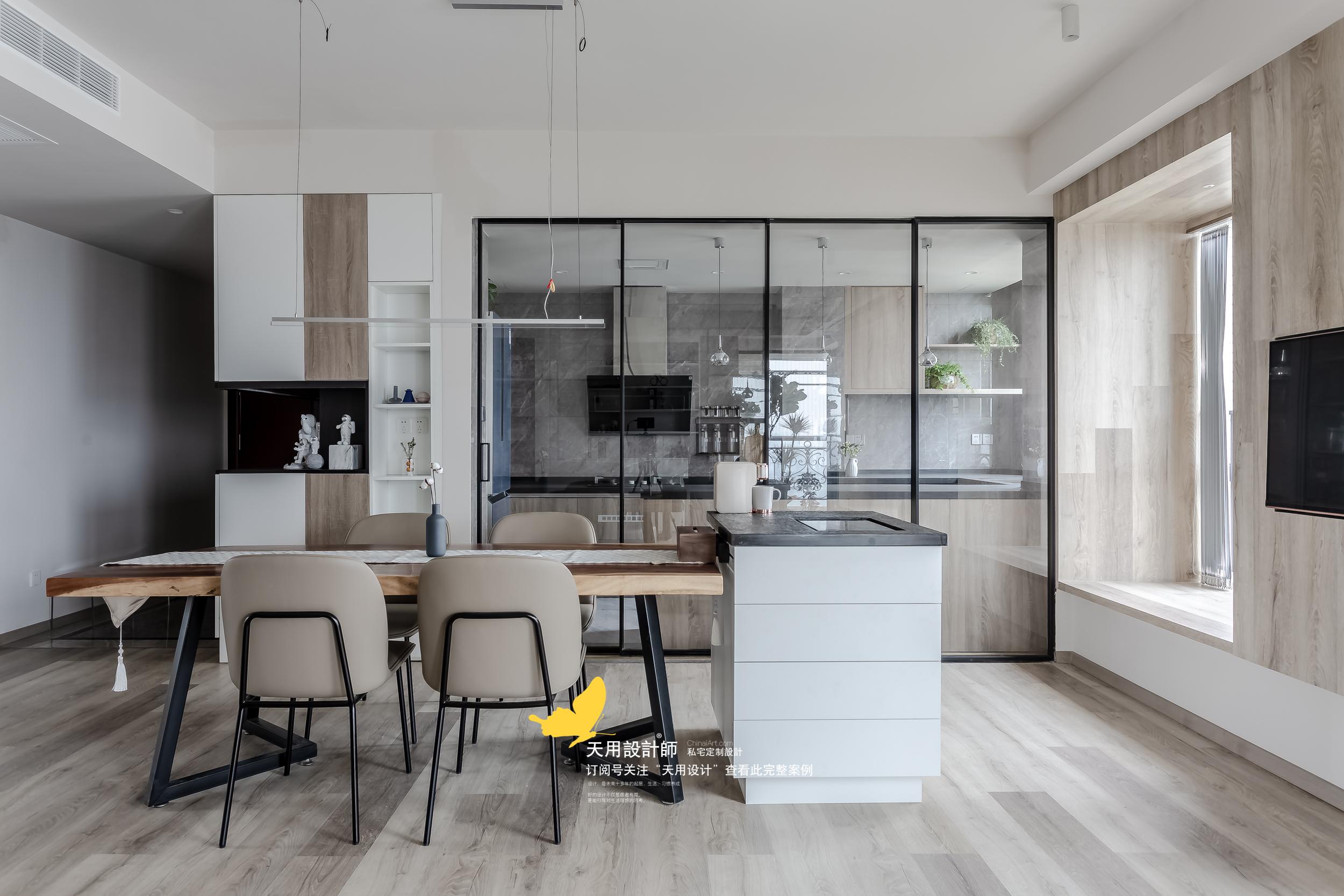 【天用·案例】他们家没有电视墙,客餐厨一体好看又实用!