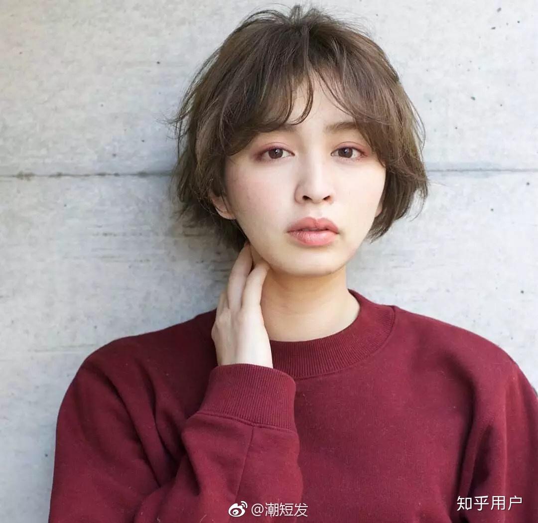 女生脸大适合什么短发