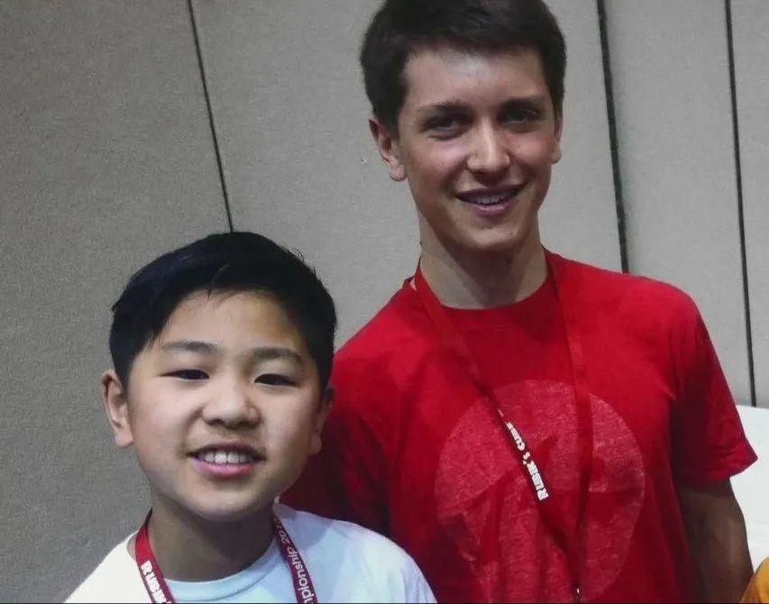 谁都不会想到——2013年的世锦赛上,年幼的大公园向自己的偶像菲神