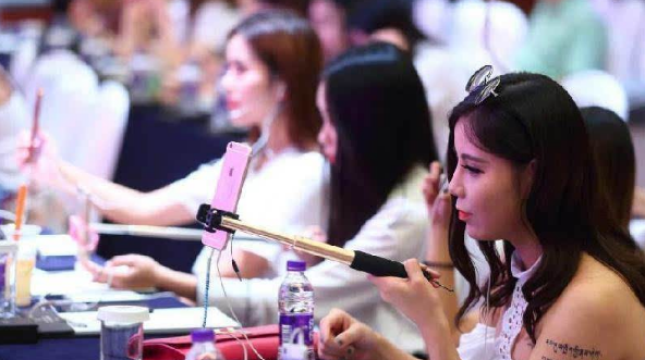 抖音直播带货话术大合集 v2-5bb3cdb5650a8eff386960ed55b111dc_1200x500.jpg