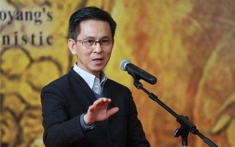 王磊磊中国美术界的"何家英"现象和"冷军"现象,哪个能登上画坛顶峰?