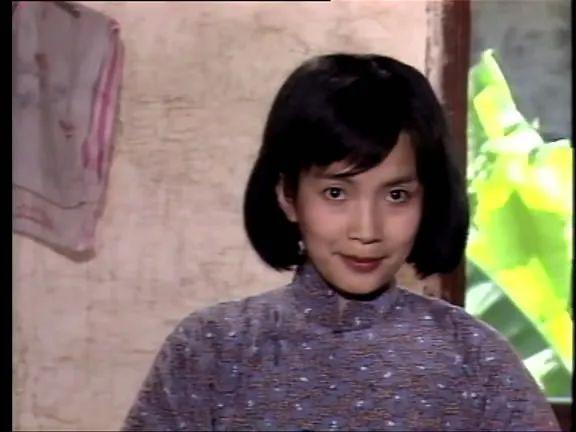 戏份最多的女演员是饰演孙柔嘉的吕丽萍,她在电影《童年的朋友》里与