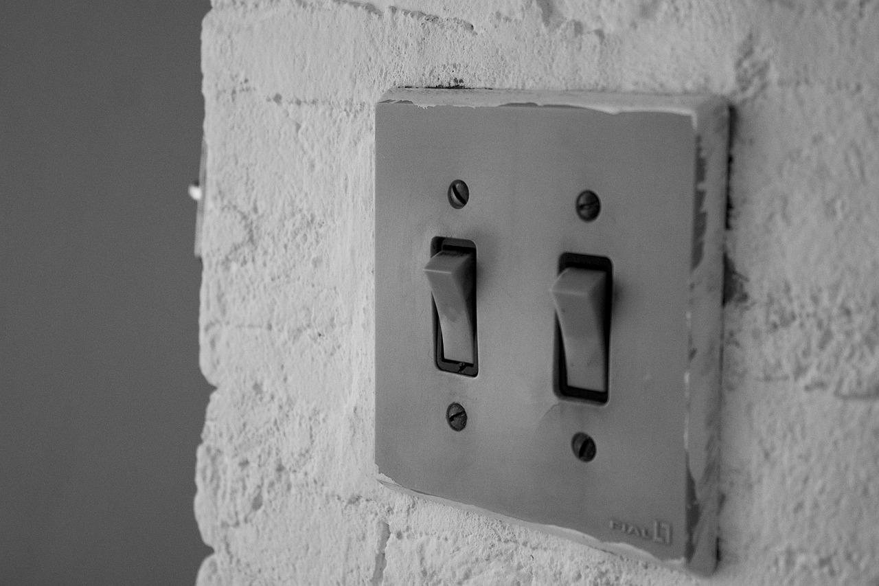 双电源开关脱扣怎么办