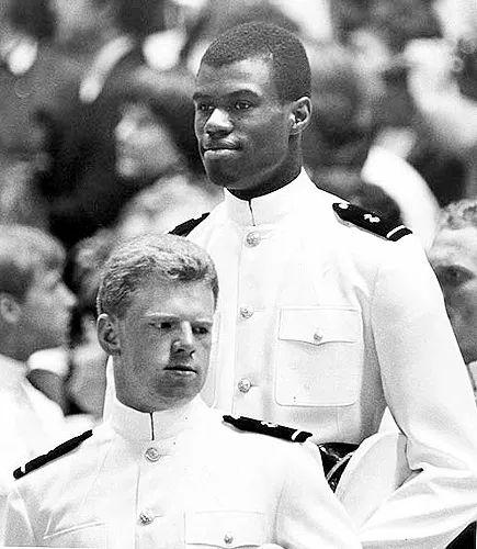 巅峰期的海军上将大卫罗宾逊是怎么打球的他有什么特点和故事