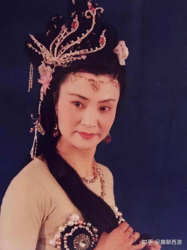 两版白骨精之谜,杨春霞饰演洞内白骨精,沈慧芬饰演洞外白骨精 - 知乎