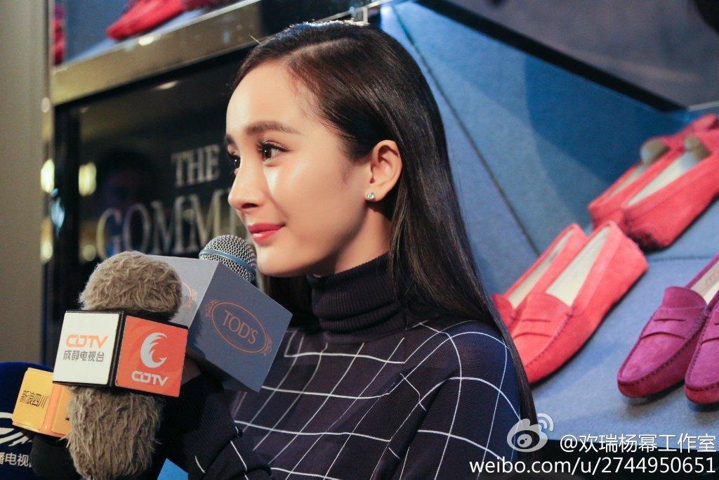 如何评价李知恩(iu)的长相?