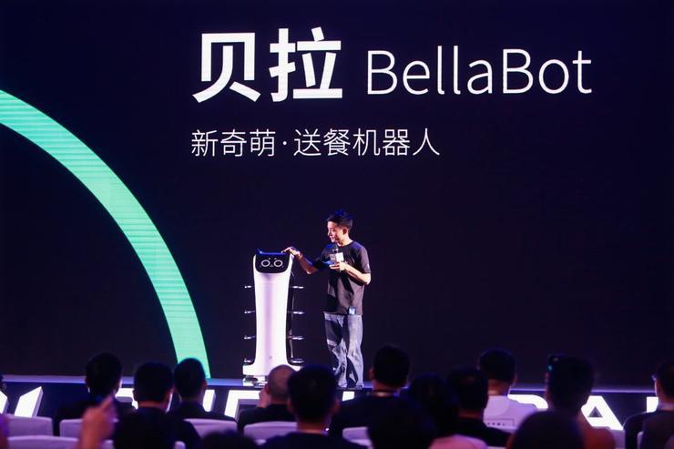 构筑餐饮配送闭环普渡科技发布两款机器人贝拉bellabot与好啦holabot