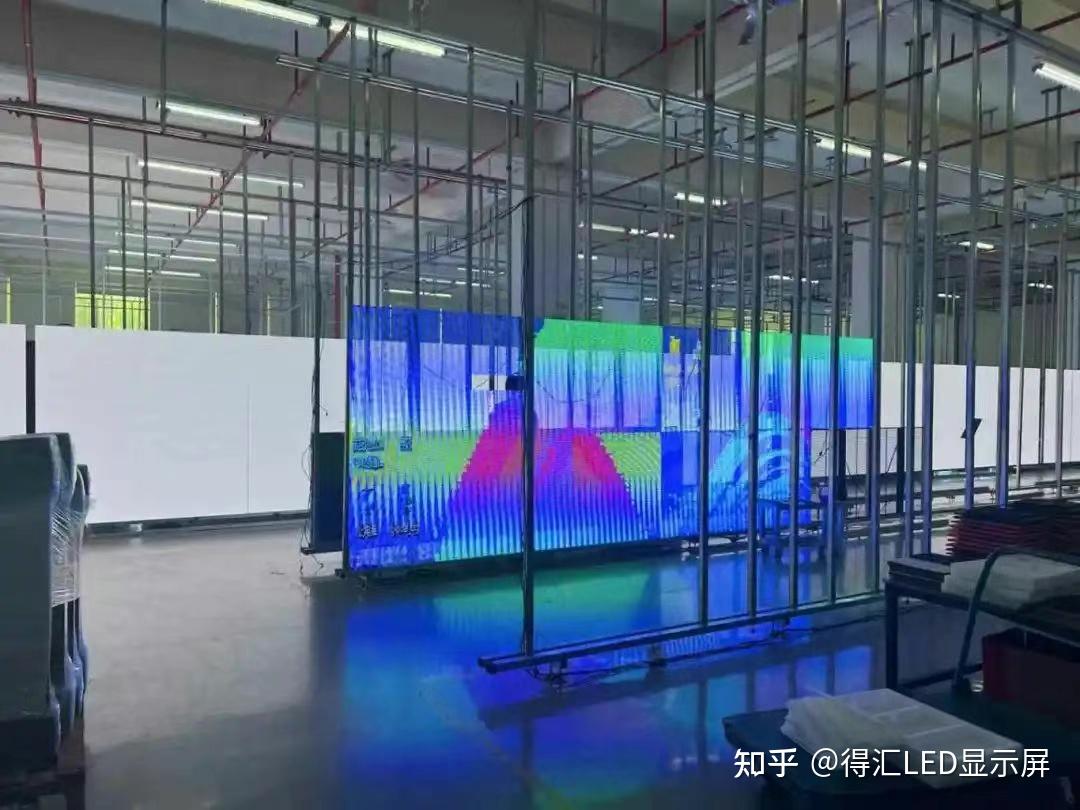 透明显示技术选型:OLED与LED透明屏的核心差异与场景适配 - 知乎