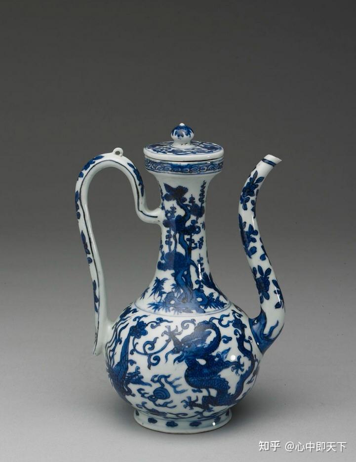 明万历景德镇官窑青花龙凤纹执壶