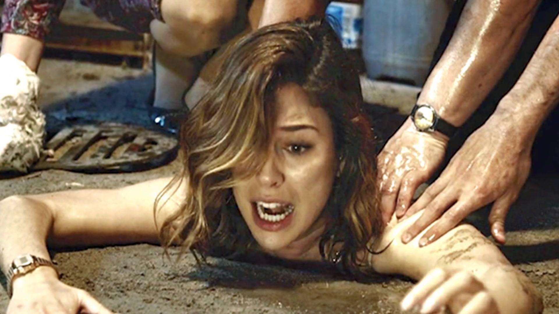 绵羊变异成丧尸羊开始攻击人类不吃草只吃肉人类被咬会变羊