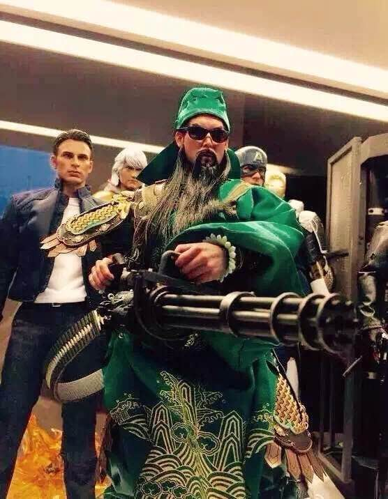 一个人能否拿得起加特林机枪并且扛得住射击时的后坐力