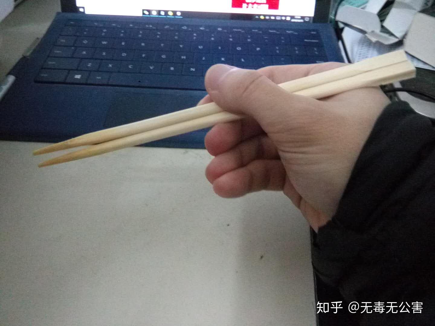 【日本禮法】筷子的正確拿法（由筷架拿起） ＠ MIYABI日本傳統文化