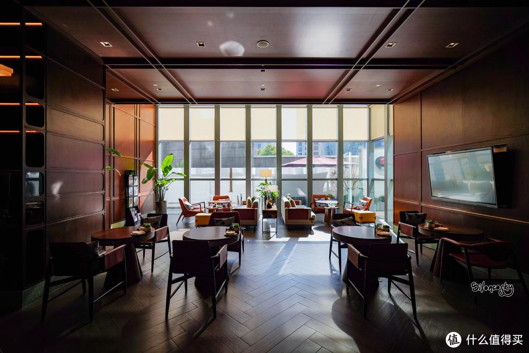 让人如坠冰窖的上海虹桥祥源希尔顿酒店雅致套房沙龙房入住体验