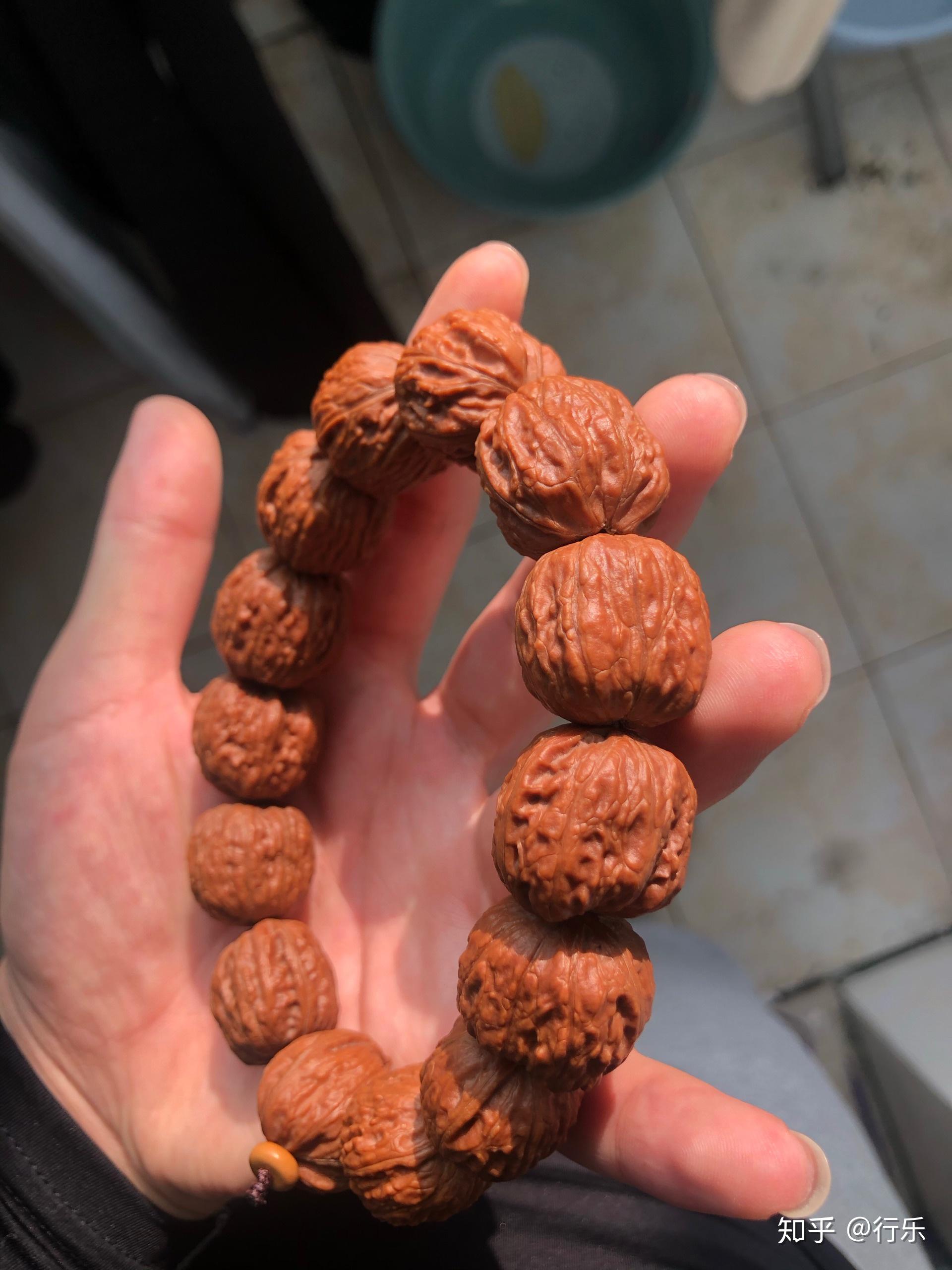 文玩小核桃手串是秋子吗? - 知乎