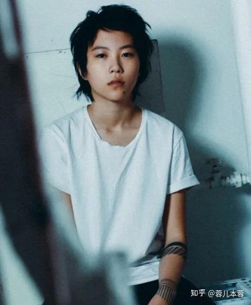 26岁的窦靖童又开始叛逆与王传君演情侣网友喊话王菲是不是没给生活费