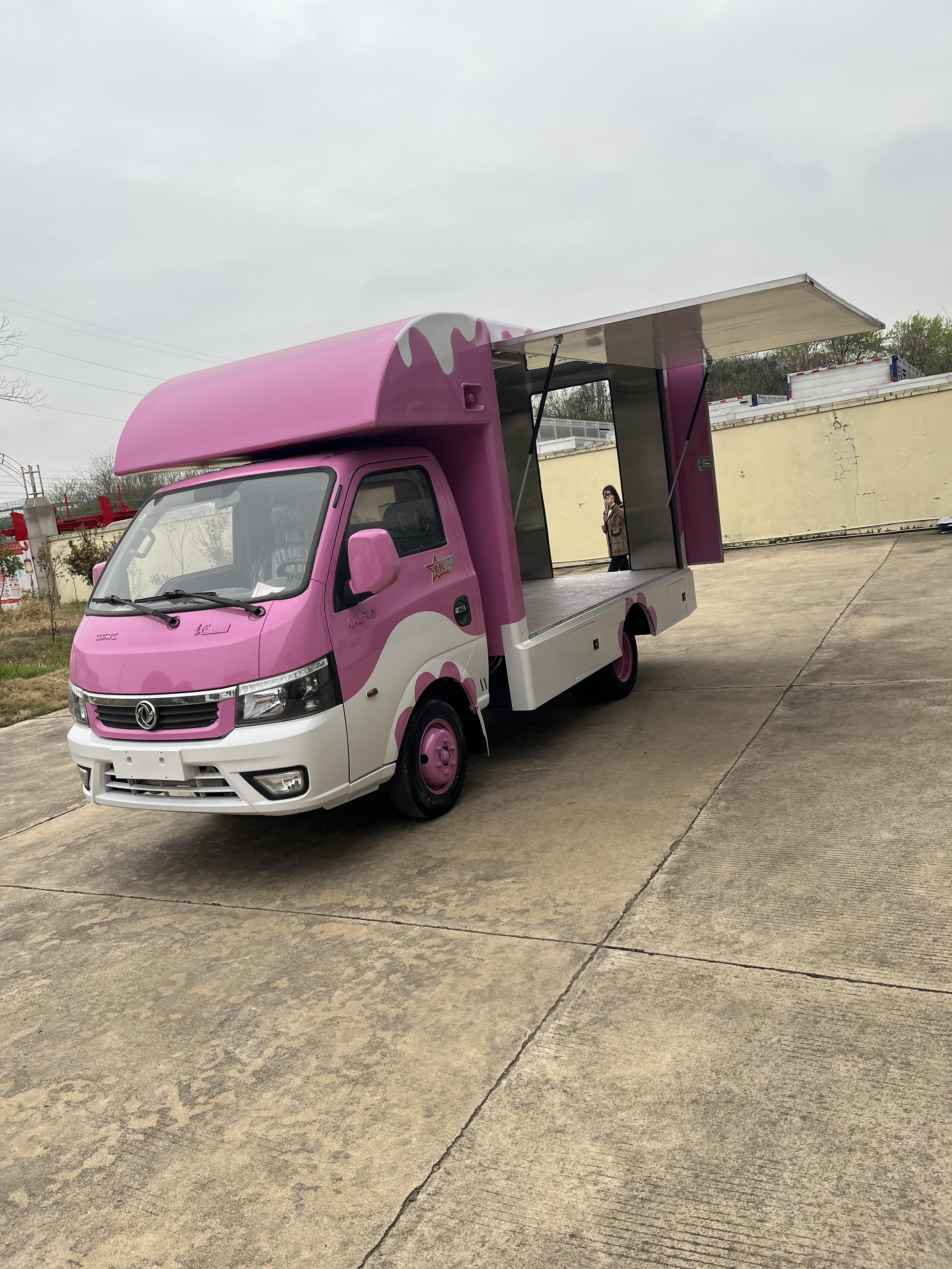 河南东风移动厨房餐车流动快捷餐车承包宴席做饭餐车厂家