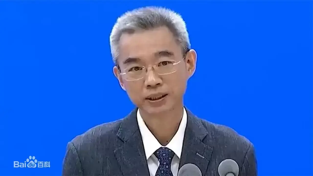 吴尊友为什么戴假发已解答