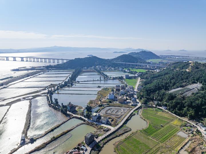 元旦期间,浙江省玉环市海山乡色彩斑斓,景色