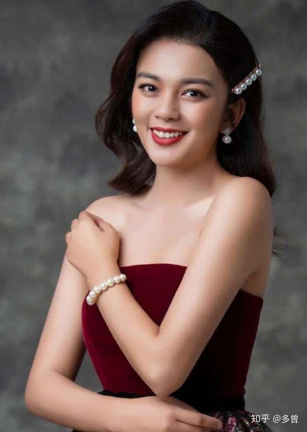 继肖战需道歉事件后谈莉娜又点赞郑爽张翰恋情这是想翻红