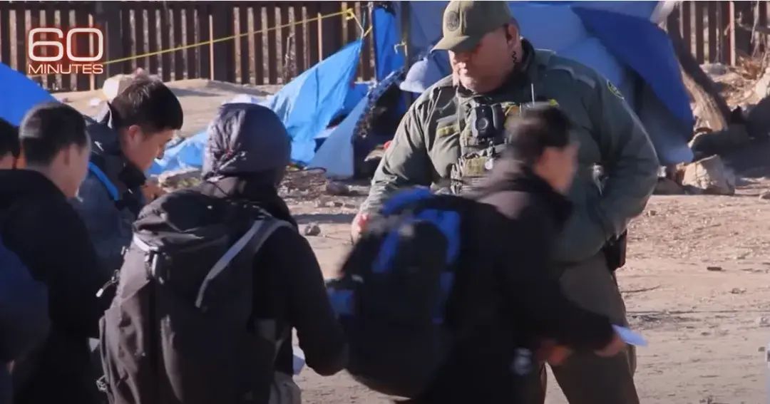 非法入境者,被遣返是怎样的遭遇?